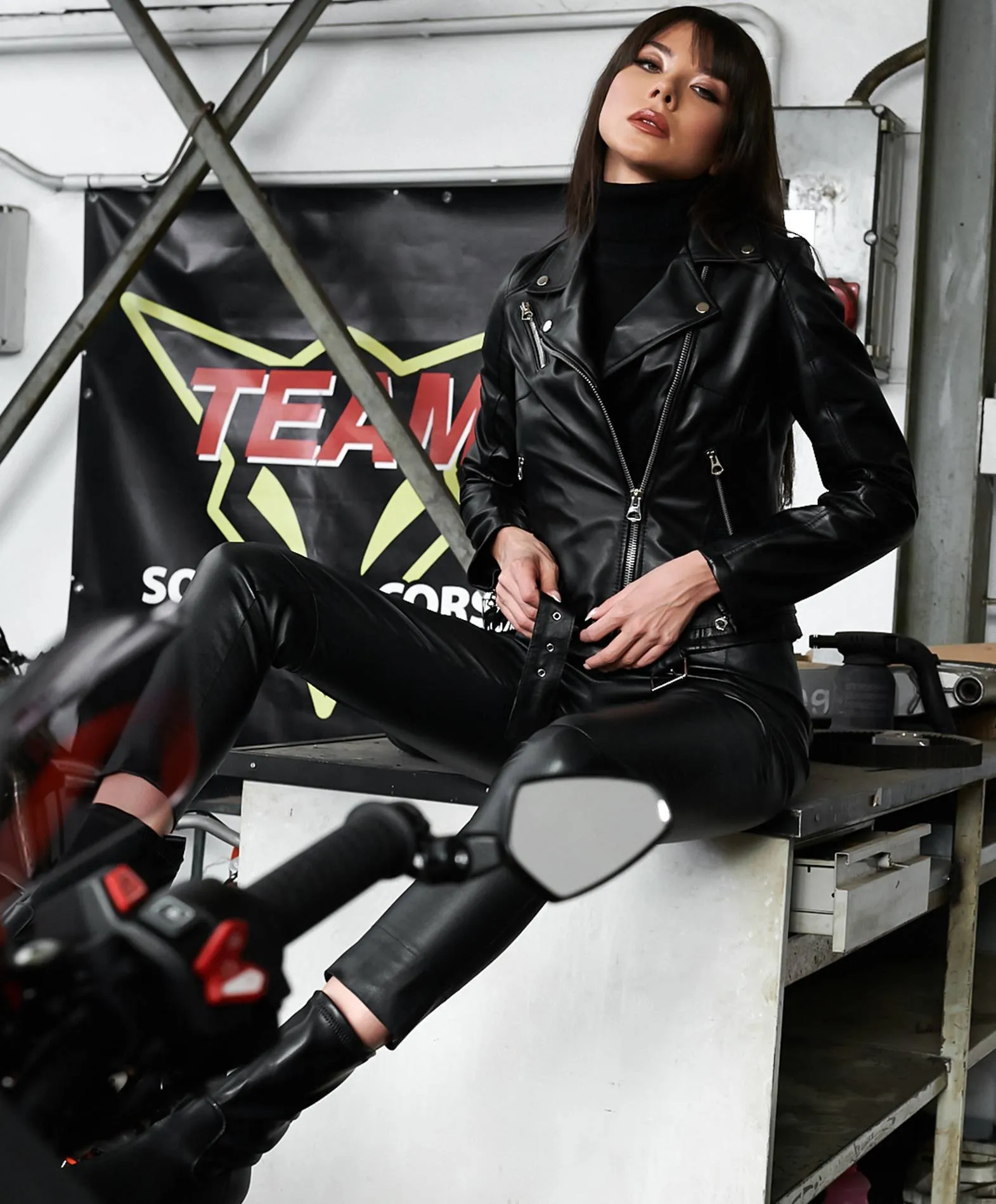 Blouson cuir femme motard avec ceinture cuir plongé noi Chiodo