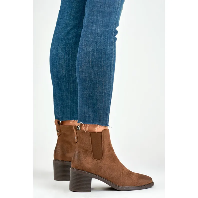 Bottes en daim marron pour femme sur un poteau confortable brun