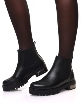 Bottines noires à semelle crantée