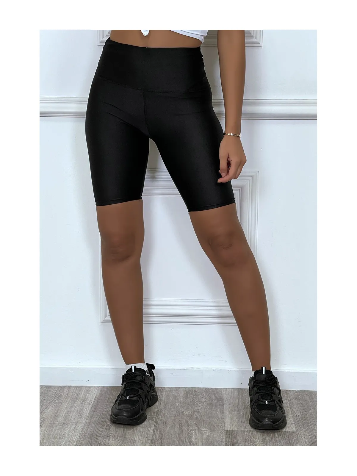 Cycliste de sport tendance noir brillant