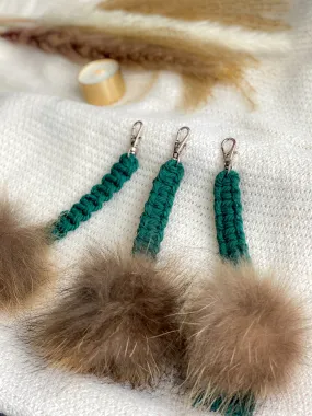 Porte-clés macramé turquoise avec pompon