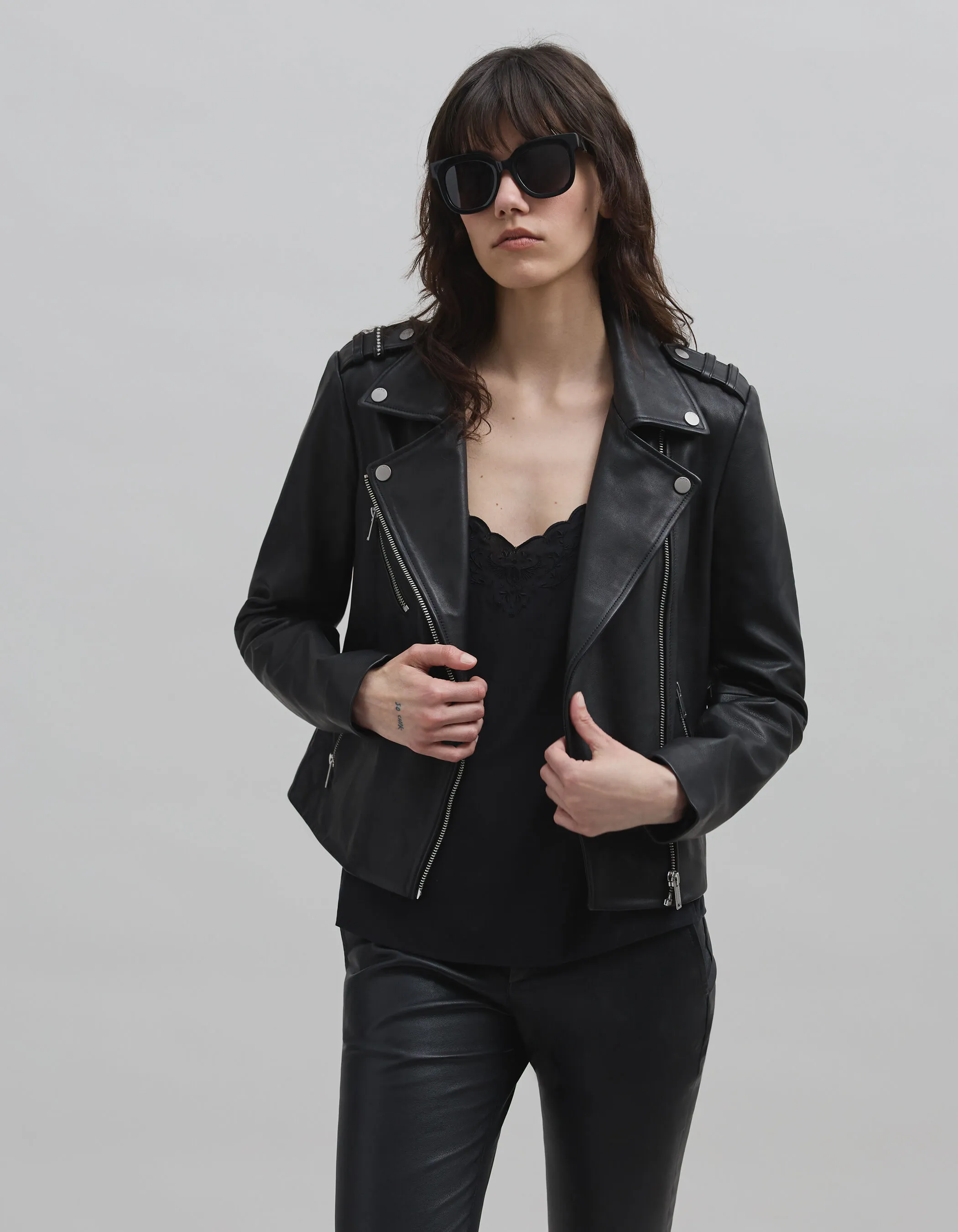 Veste cuir noir esprit motard broderie perle éclair Femme