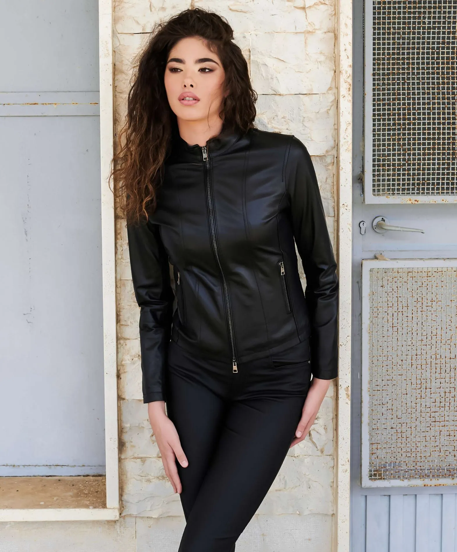 Veste en cuir femme motard col mao cuir plongé noir Vale