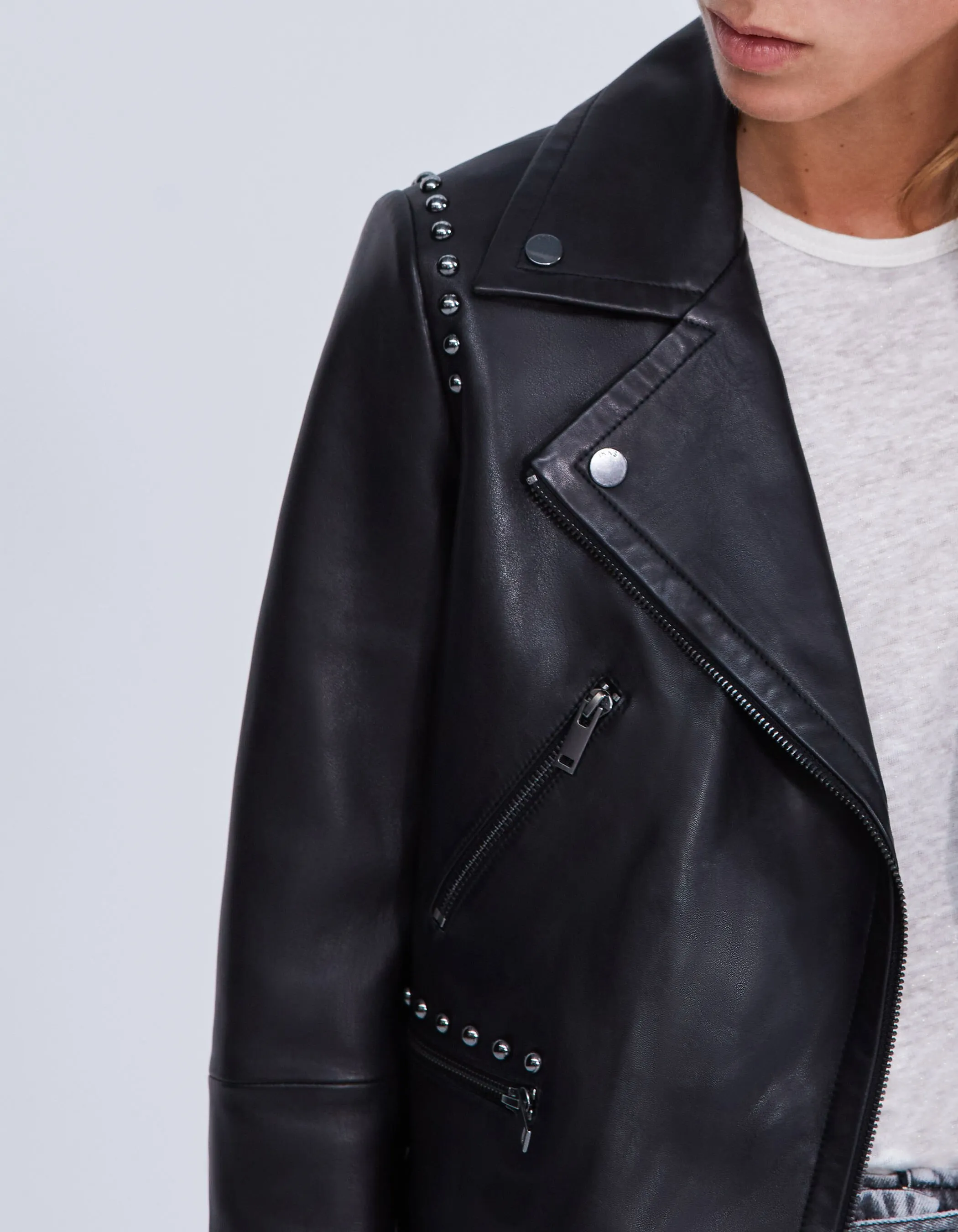 Veste en cuir noir cloutée esprit motard Femme