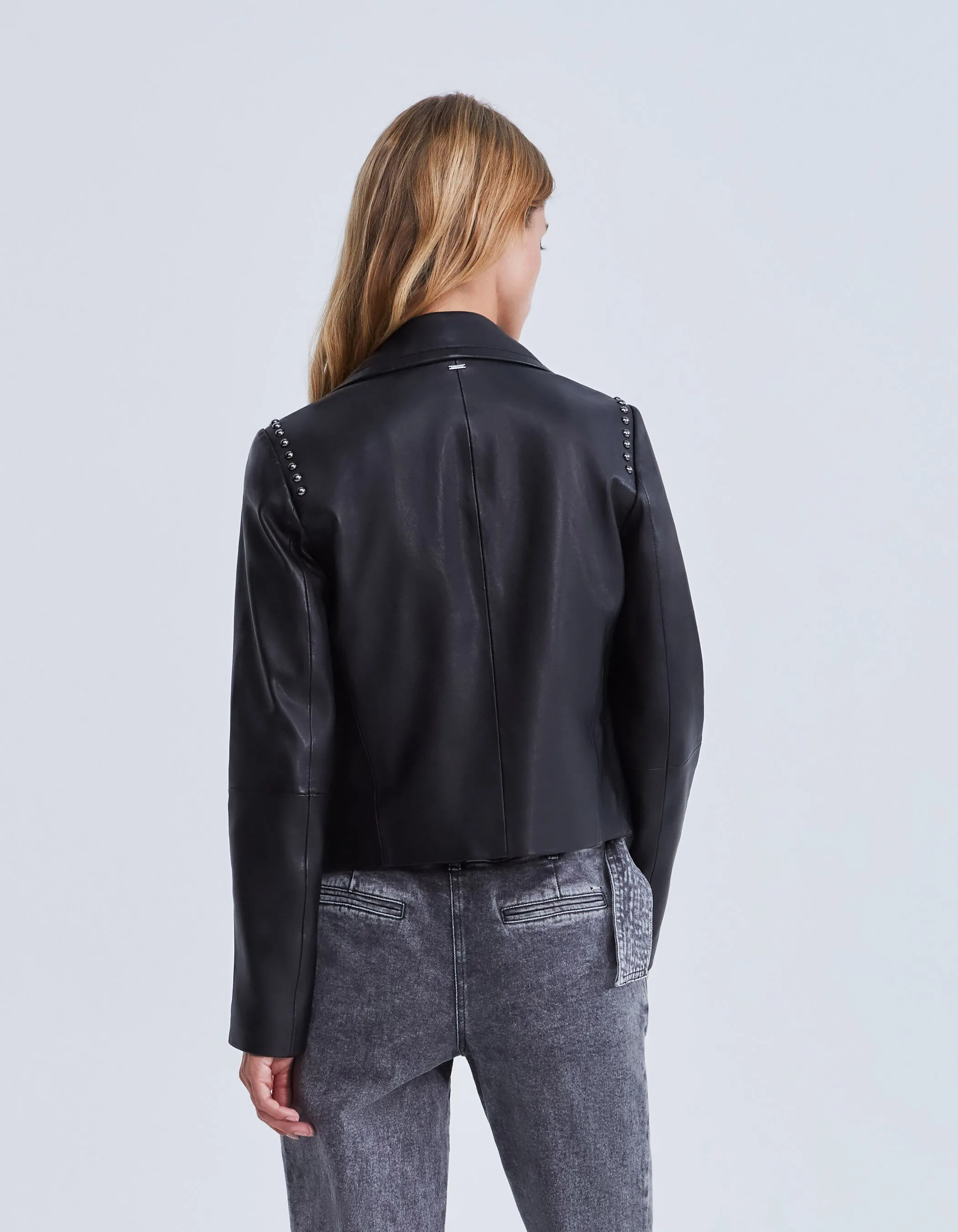 Veste en cuir noir cloutée esprit motard Femme